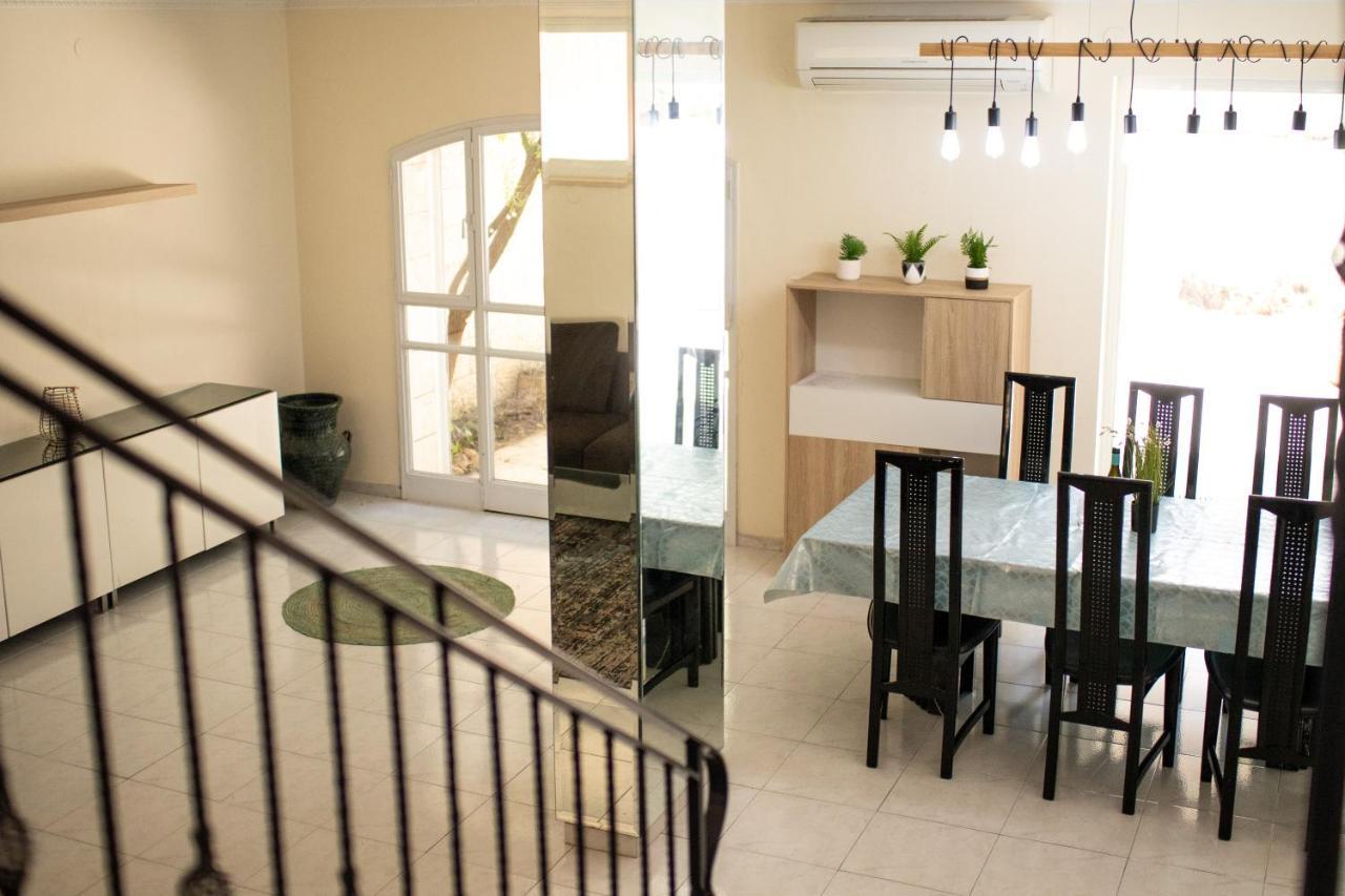 Spacious By The Orient Hotel - 4 Bdr Apartment Иерусалим Экстерьер фото